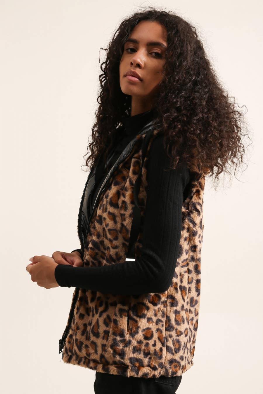 Boémista Store - COLETE LEOPARDO REVERSÍVEL COM CAPUZ -  - #tag1# - #tag2#